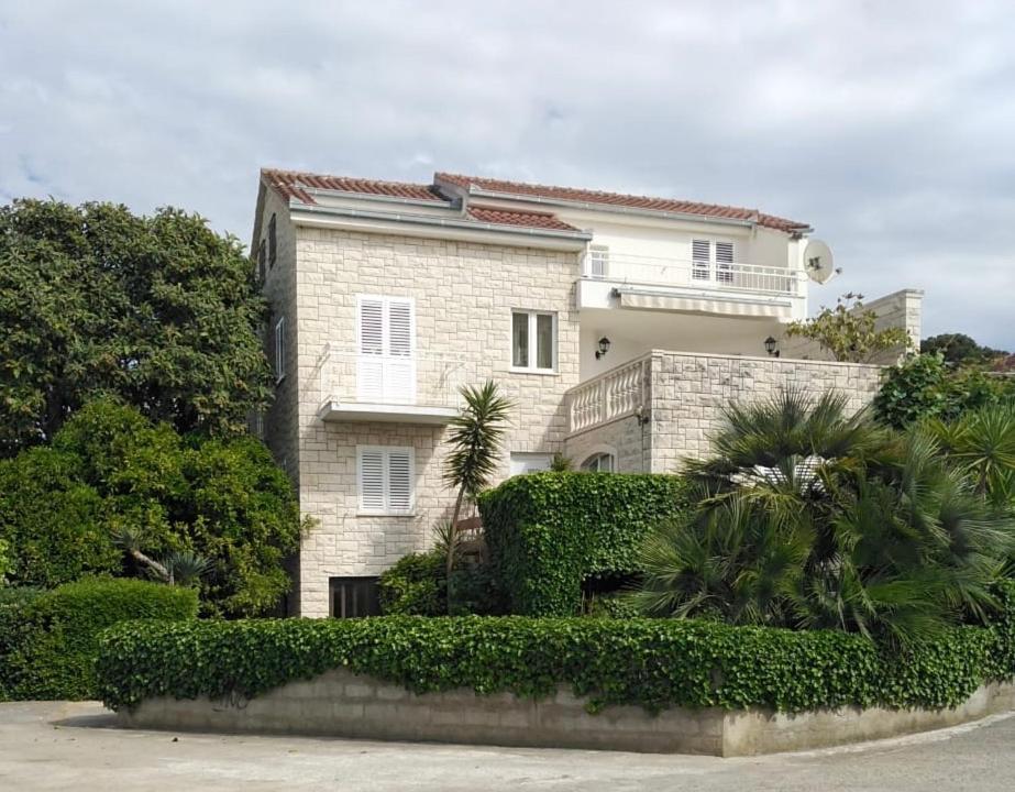 Apartman Mladenka Supetar Exterior photo